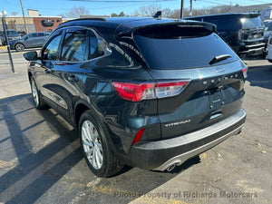 2022 Ford Escape Titanium Hybrid AWD (C15858) - Image 4