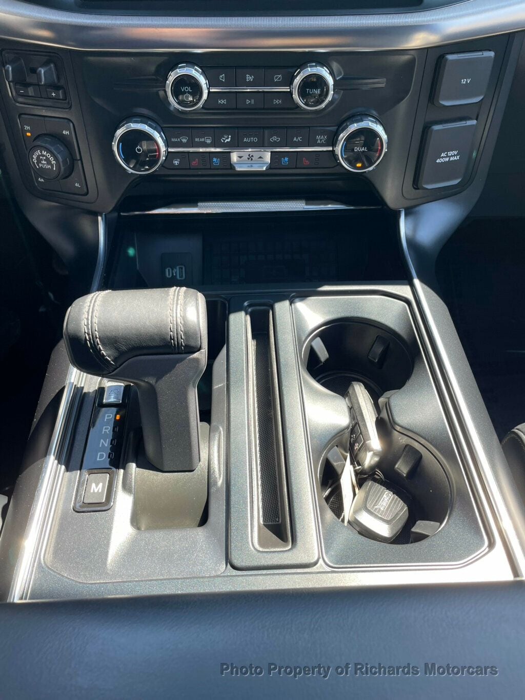 2022 Ford F-150 Raptor 4WD SuperCrew 5.5' Box (C15814) - Image 19