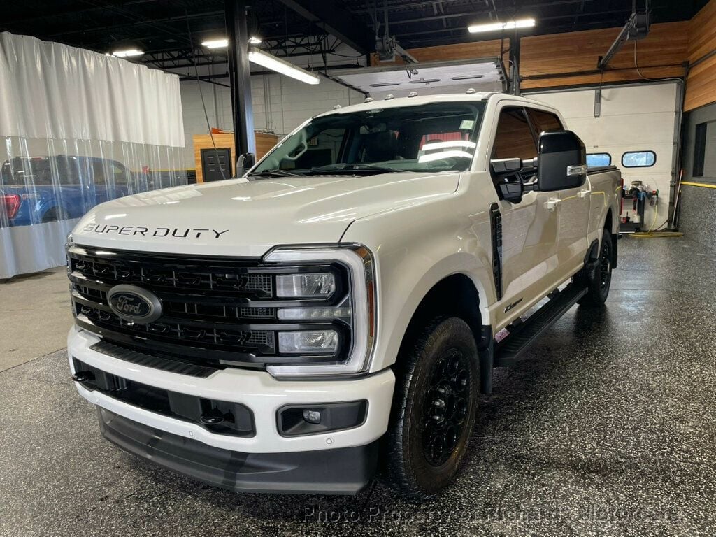 2024 Ford Super Duty F-250 SRW LARIAT 4WD Crew Cab 6.75' Box (C15942) - Image 4