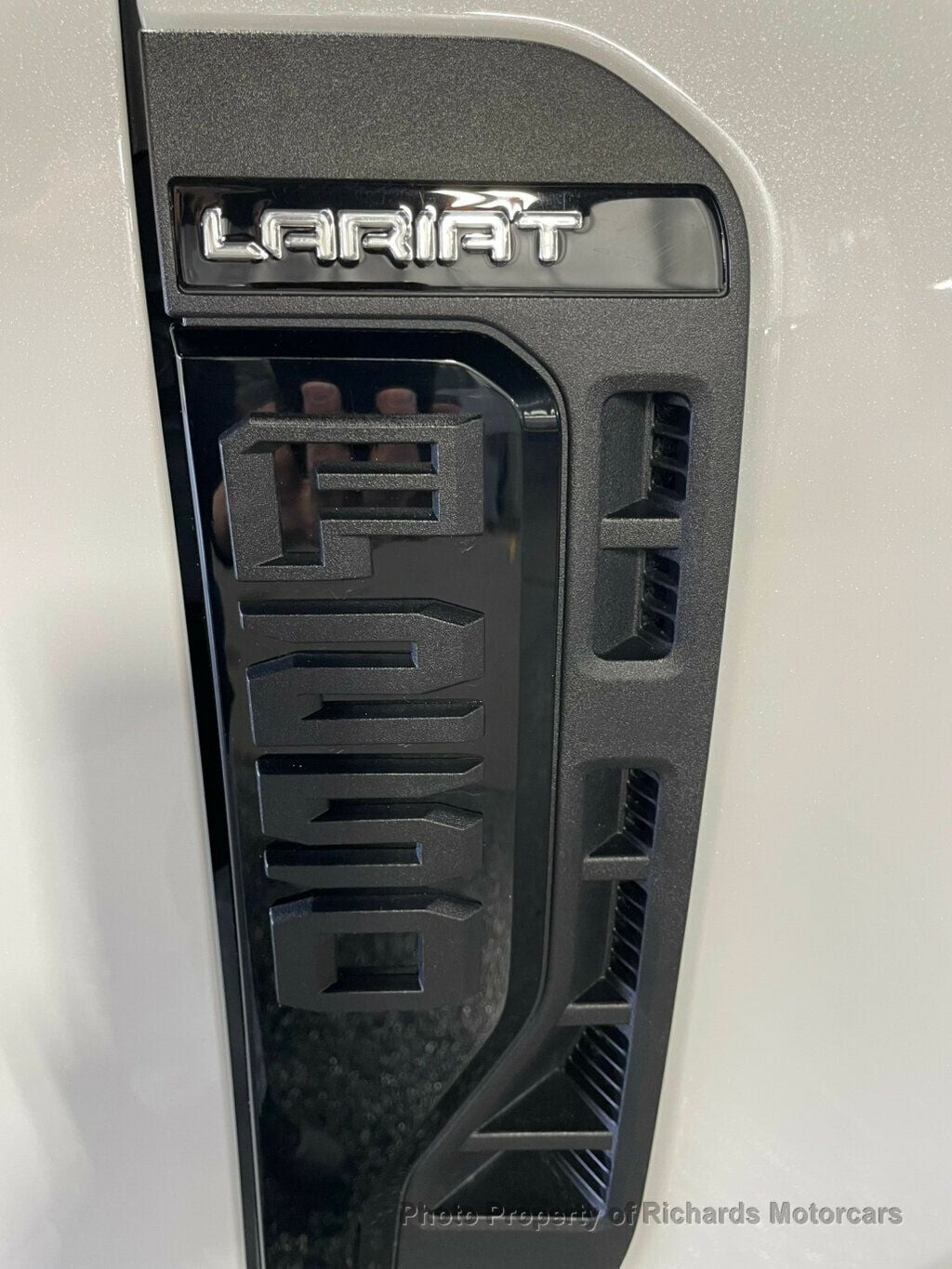 2024 Ford Super Duty F-250 SRW LARIAT 4WD Crew Cab 6.75' Box (C15942) - Image 7