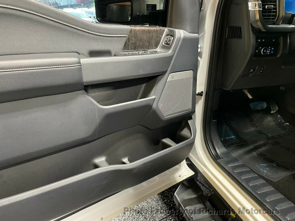 2024 Ford Super Duty F-250 SRW LARIAT 4WD Crew Cab 6.75' Box (C15942) - Image 9