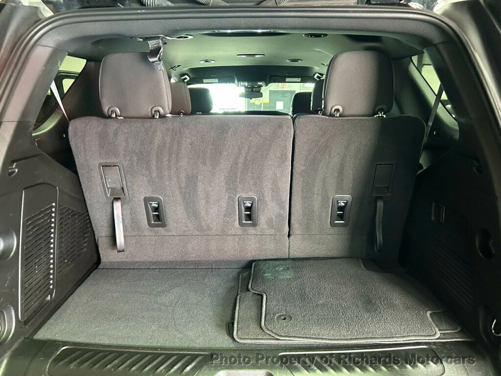 2023 GMC Yukon 4WD 4dr SLE (C15816) - Image 17
