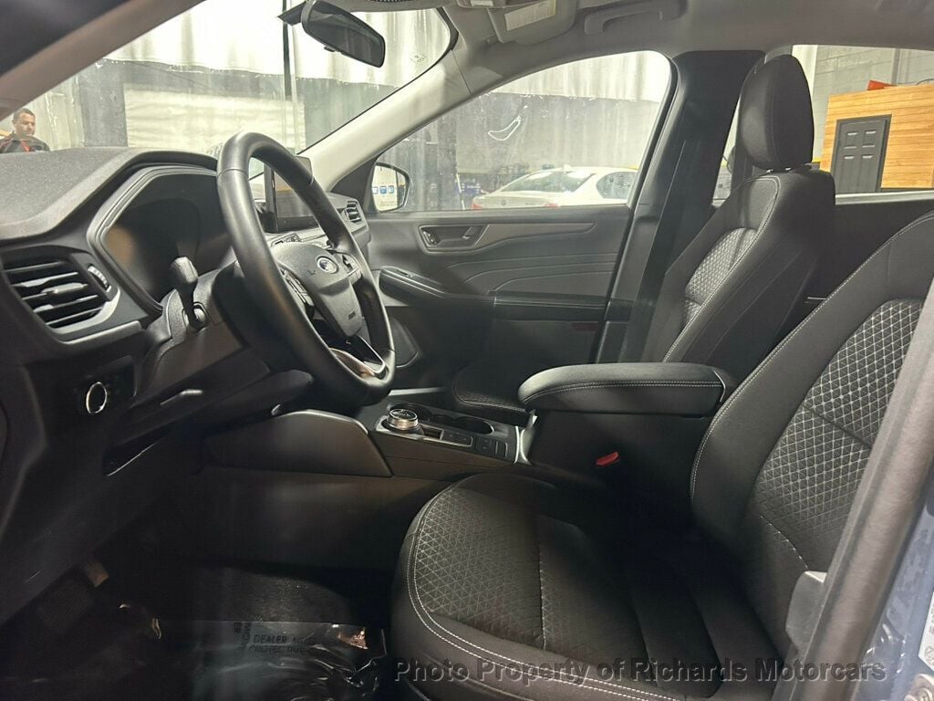 2025 Ford Escape Active AWD (C15859) - Image 12