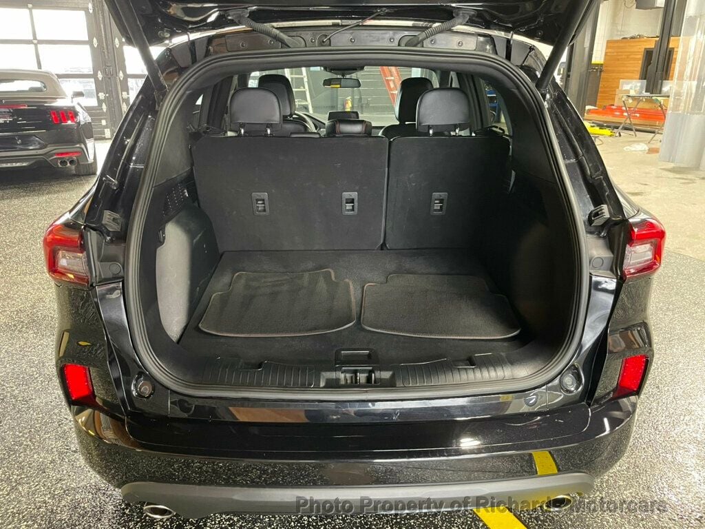 2024 Ford Escape ST-Line AWD (C15977) - Image 14