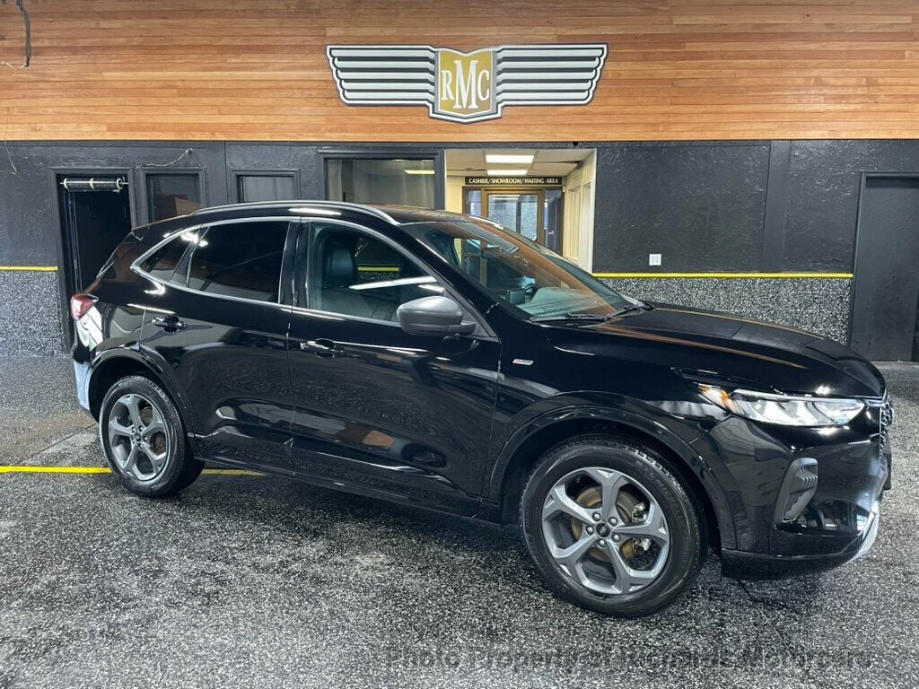 2024 Ford Escape ST-Line AWD (C15977)
