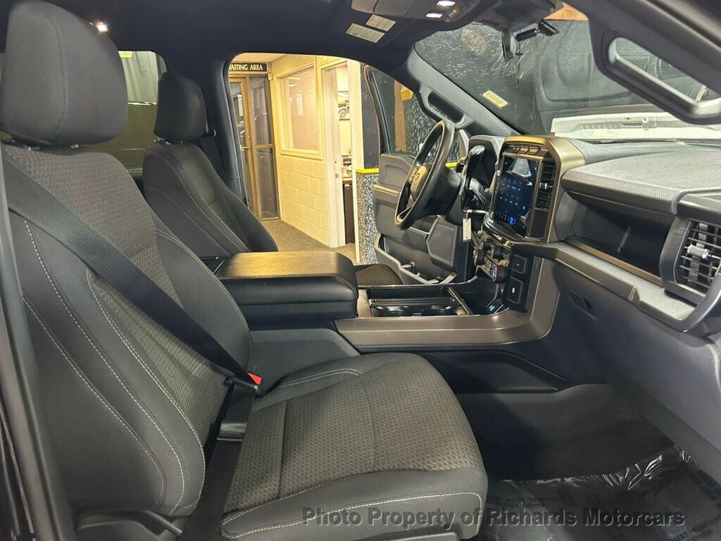 2024 Ford F-150 STX 4WD SuperCrew 5.5' Box (C15998) - Image 17