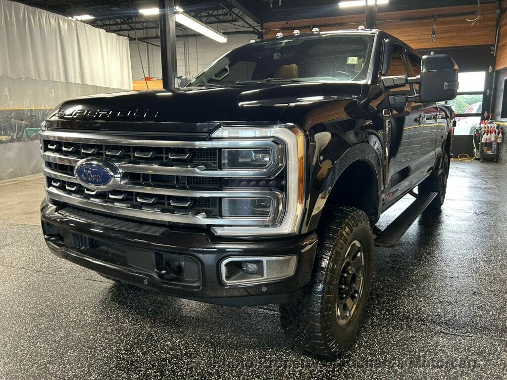 2023 Ford Super Duty F-350 SRW Platinum 4WD Crew Cab 6.75' Box (C15999) - Image 5