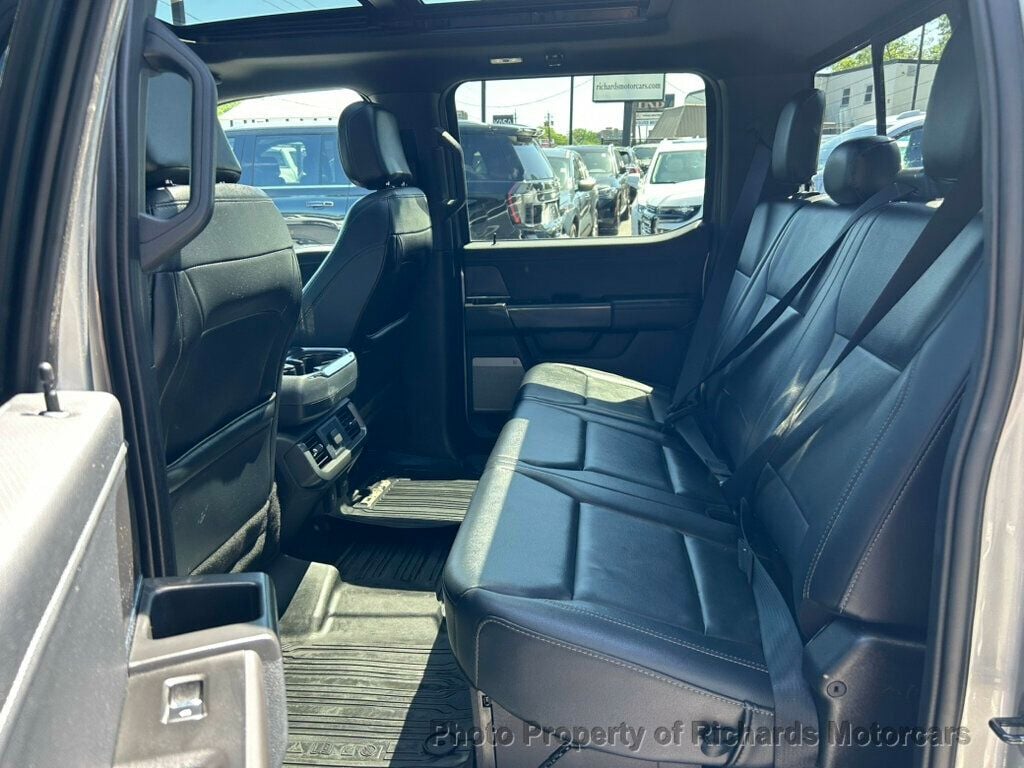 2024 Ford F-150 XLT 4WD SuperCrew 5.5' Box (C16014) - Image 19