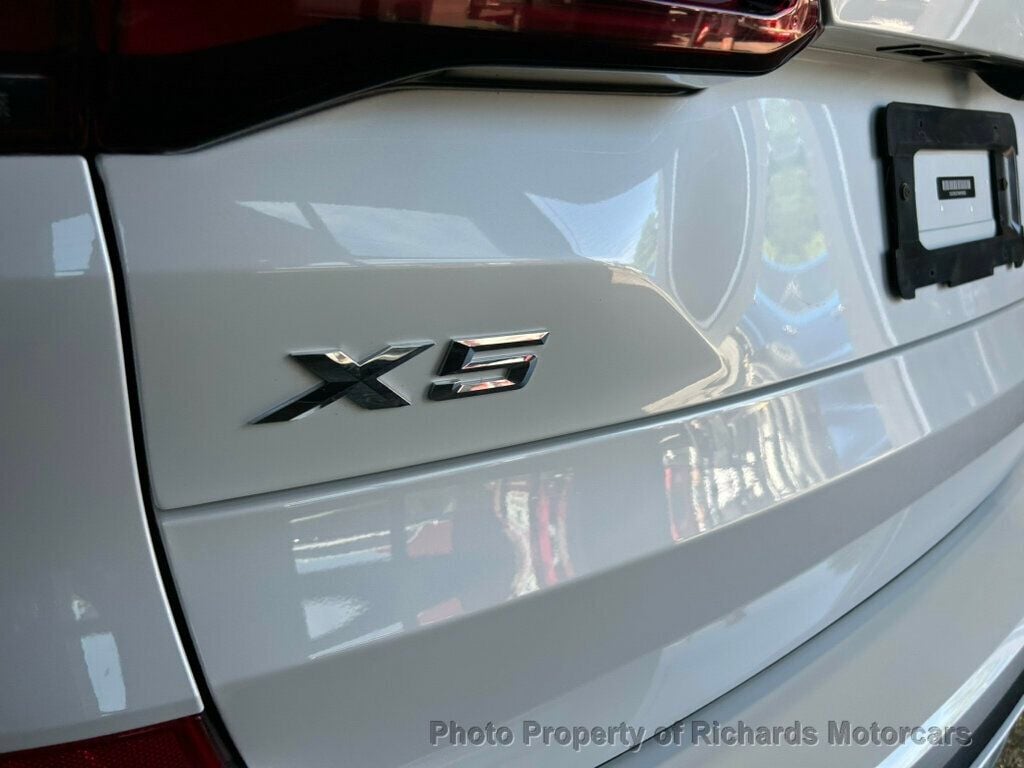 2021 BMW X5 xDrive40i Sports Activity Vehicle (C16037) - Image 9