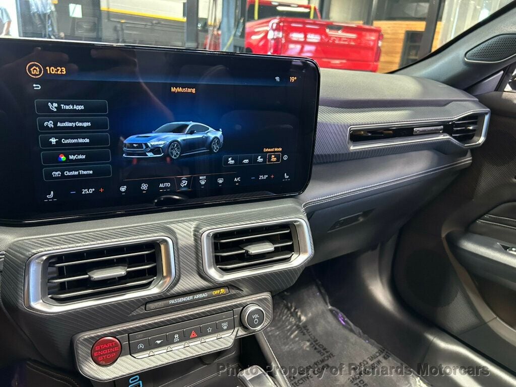 2025 Ford Mustang GT Premium Convertible (C16023) - Image 17
