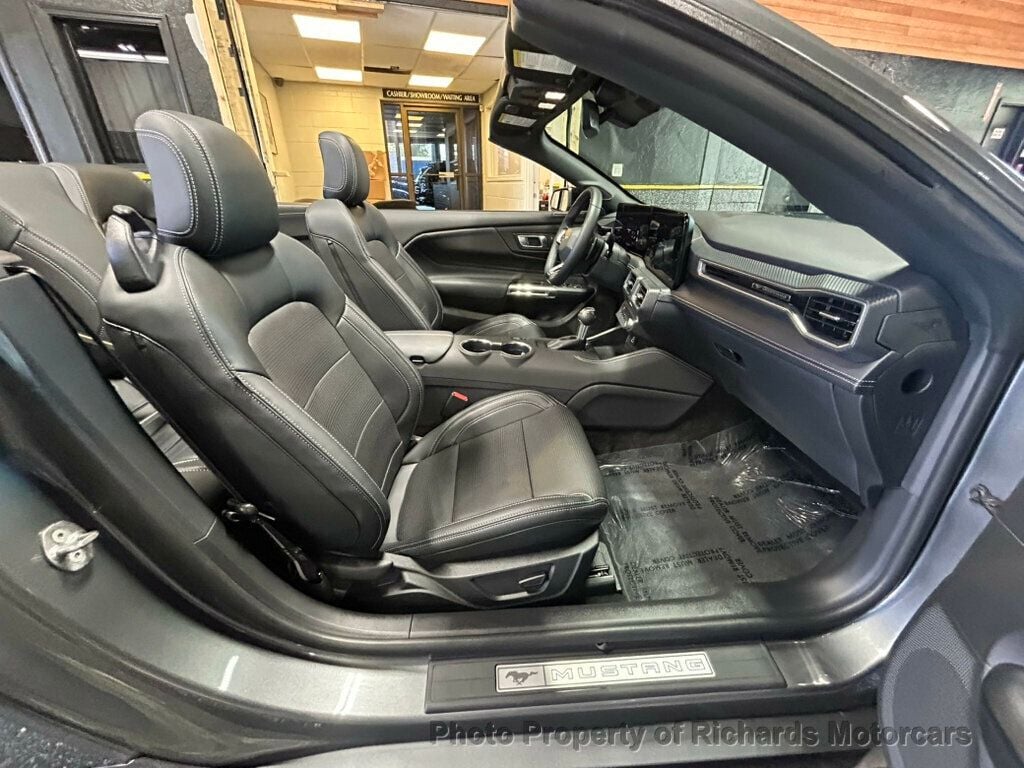 2025 Ford Mustang GT Premium Convertible (C16023) - Image 23