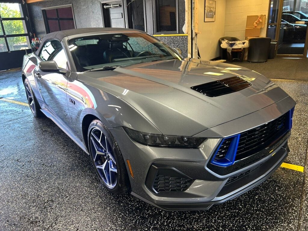 2025 Ford Mustang GT Premium Convertible (C15972) - Image 9