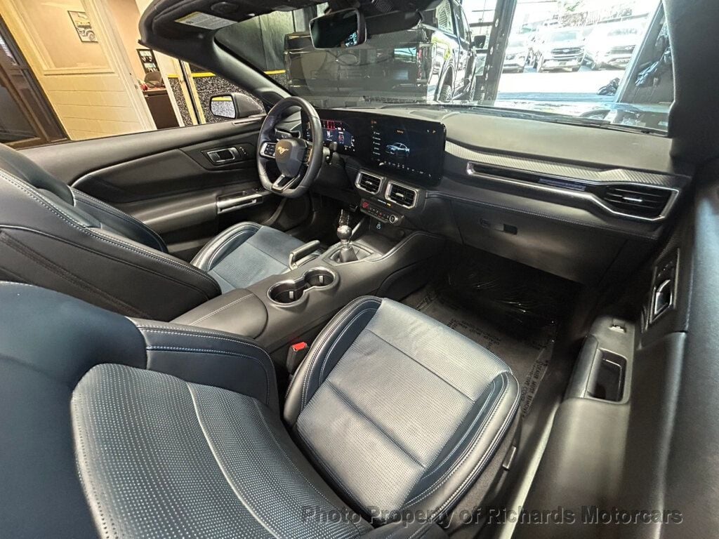 2025 Ford Mustang GT Premium Convertible (C15972) - Image 21