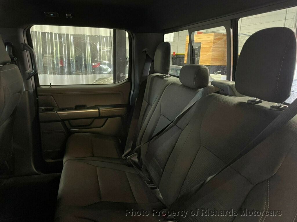 2023 Ford F-150 XLT 4WD SuperCrew 6.5' Box (C15936) - Image 17