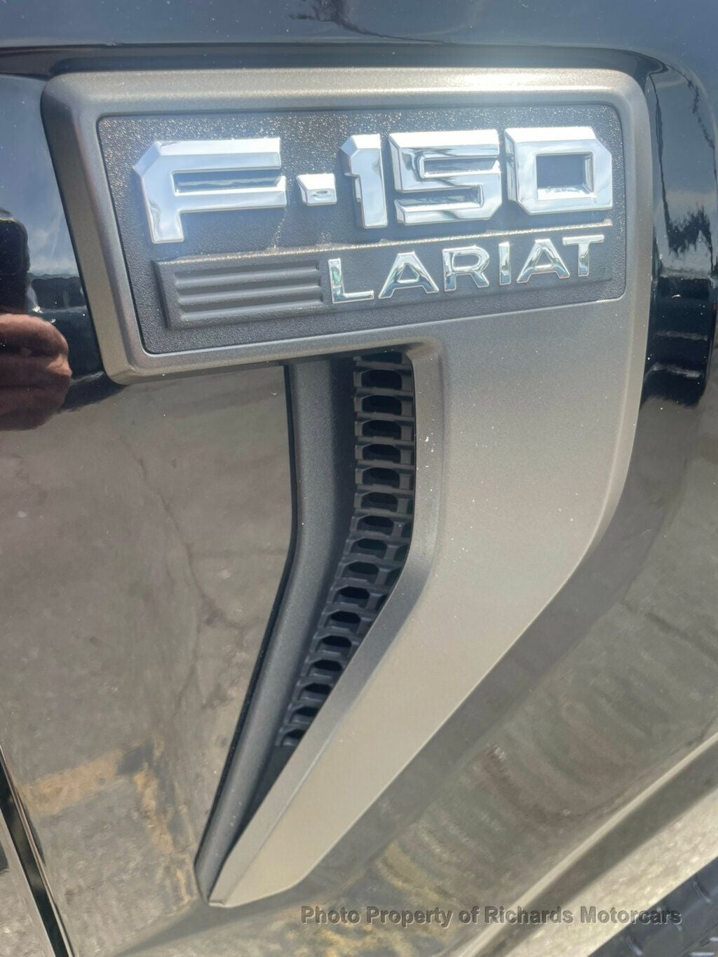 2023 Ford F-150 LARIAT 4WD SuperCrew 5.5' Box (C16035) - Image 9