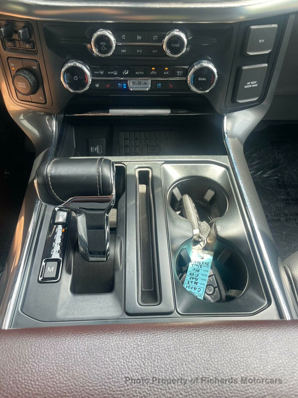 2023 Ford F-150 LARIAT 4WD SuperCrew 5.5' Box (C16025) - Image 16