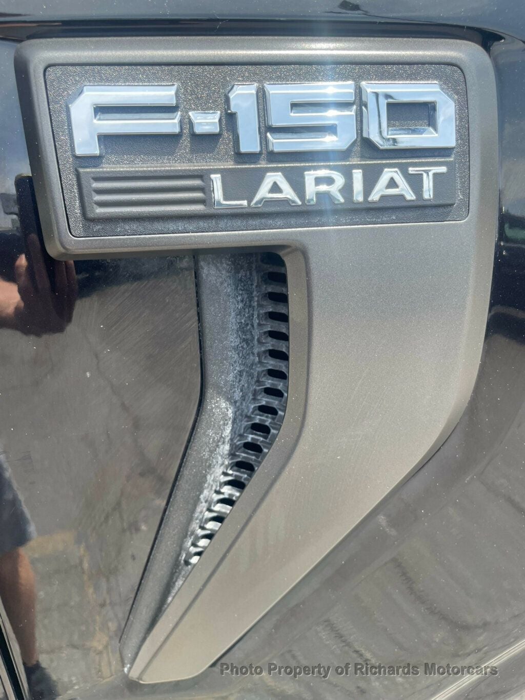 2023 Ford F-150 LARIAT 4WD SuperCrew 5.5' Box (C16025) - Image 9