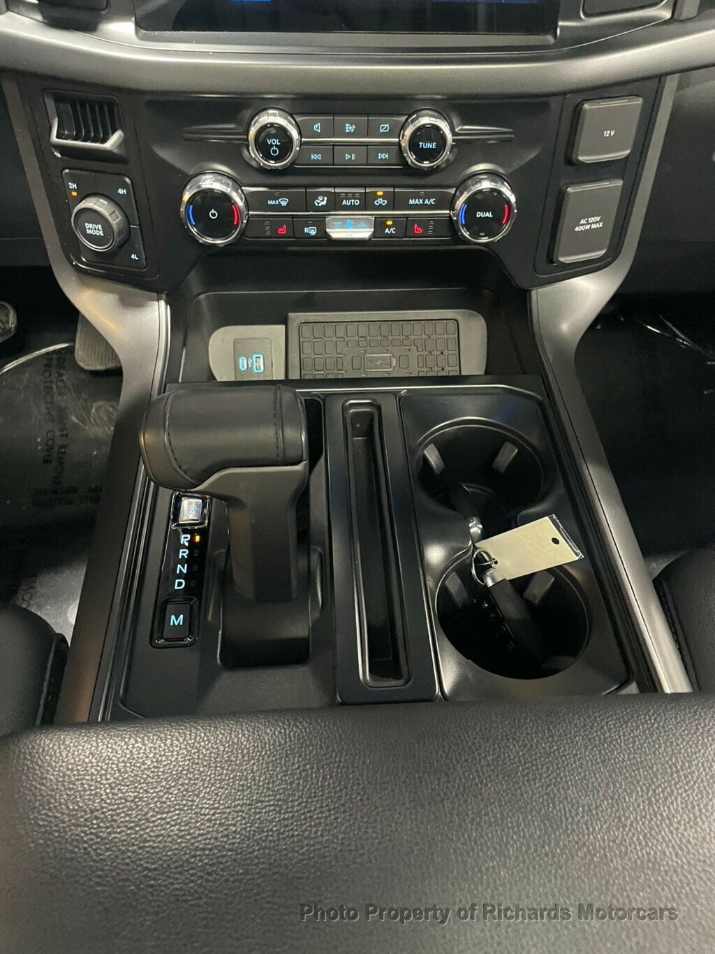 2024 Ford F-150 XLT 4WD SuperCrew 5.5' Box (C16045) - Image 15