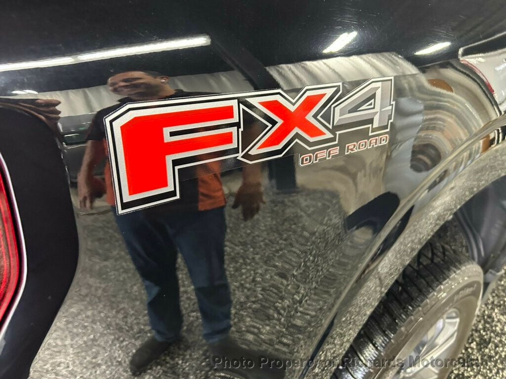 2023 Ford F-150 XLT 4WD SuperCrew 5.5' Box (C15953) - Image 12