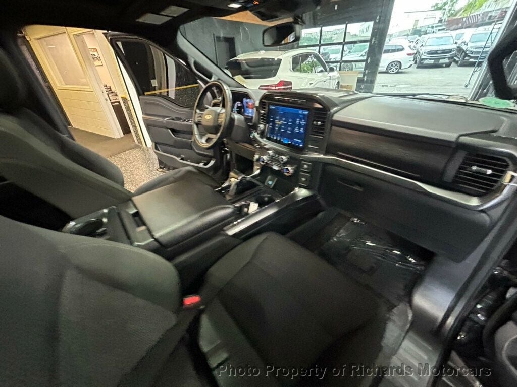 2023 Ford F-150 XLT 4WD SuperCrew 5.5' Box (C15953) - Image 21