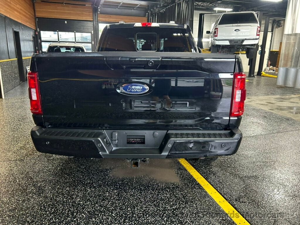 2023 Ford F-150 XLT 4WD SuperCrew 5.5' Box (C15953) - Image 4