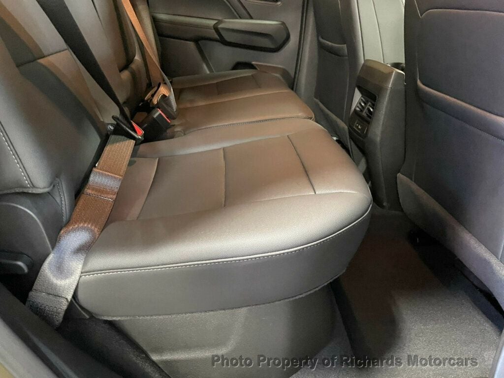 2024 Chevrolet Colorado 4WD Crew Cab LT (C15983) - Image 16