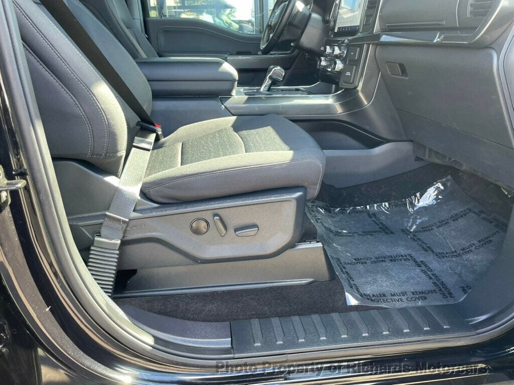 2022 Ford F-150 XLT 4WD SuperCrew 6.5' Box (C15985) - Image 20