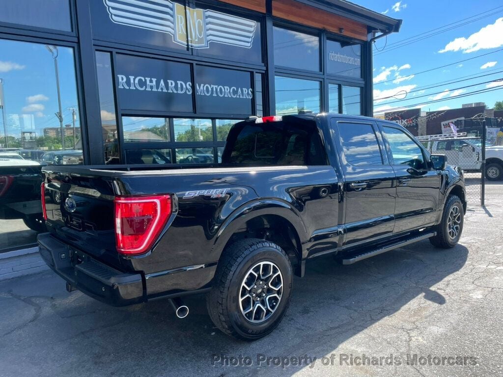 2022 Ford F-150 XLT 4WD SuperCrew 6.5' Box (C15985) - Image 3