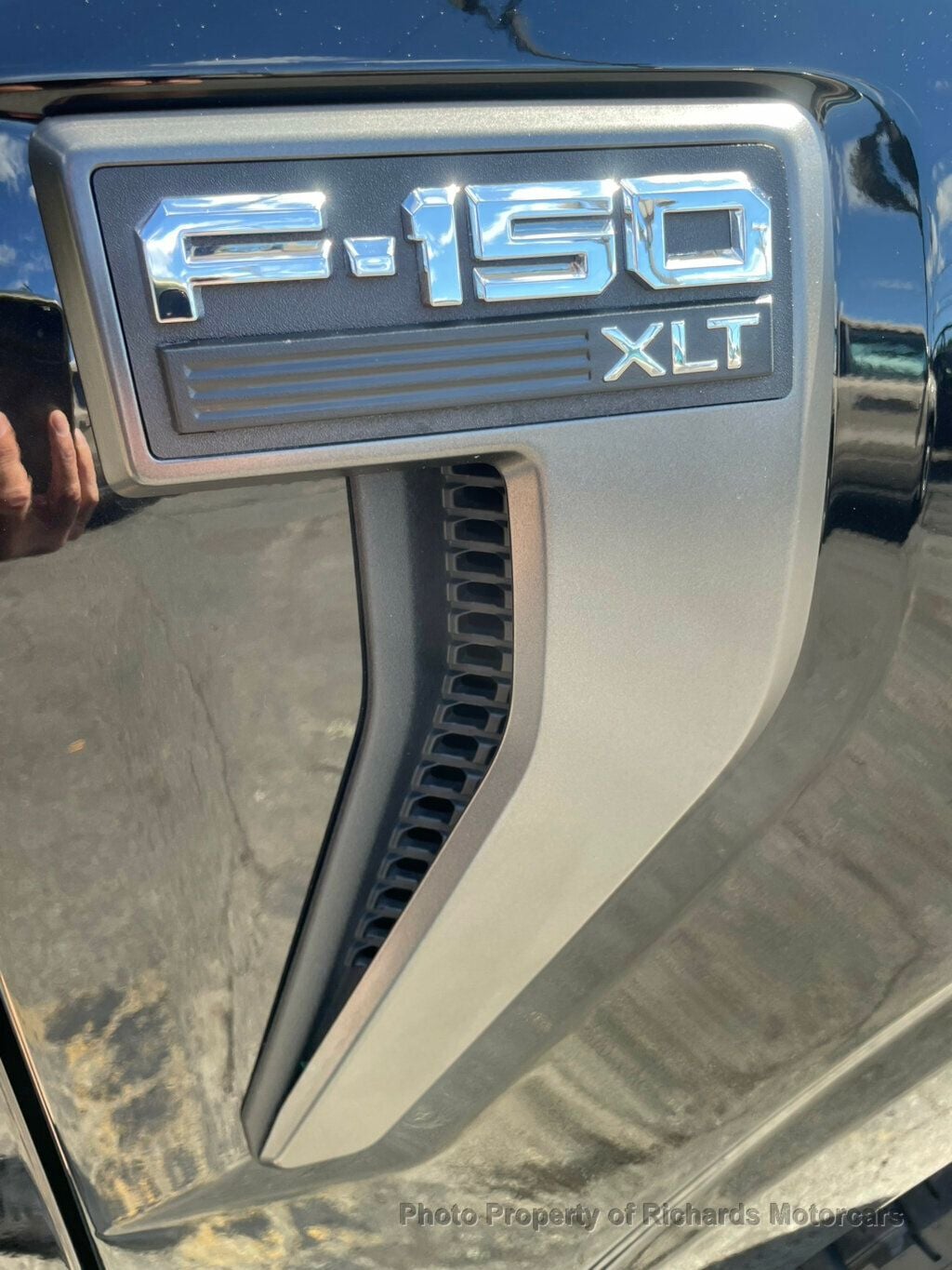 2022 Ford F-150 XLT 4WD SuperCrew 6.5' Box (C15985) - Image 9
