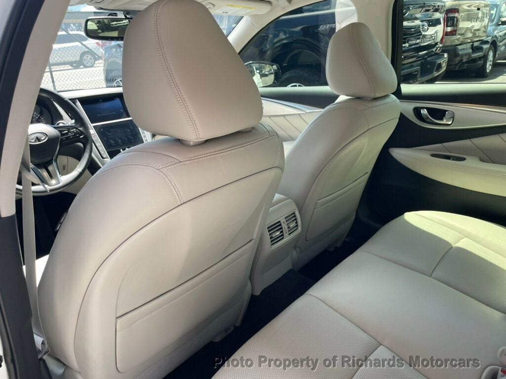 2023 INFINITI Q50 LUXE AWD (C16055) - Image 17