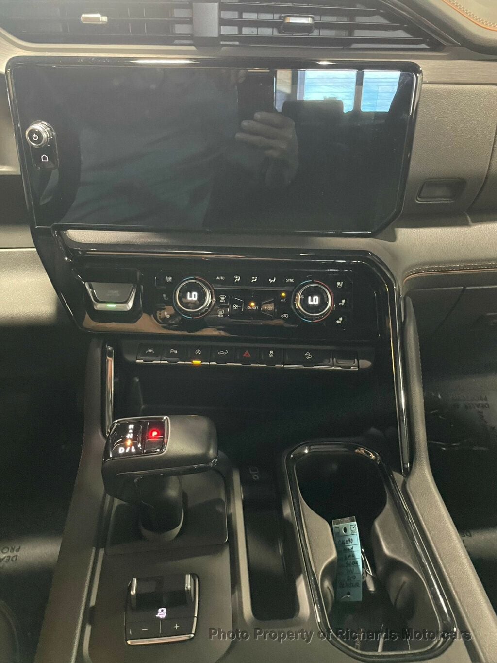 2024 GMC Sierra 1500 4WD Crew Cab 147" AT4 (C16090) - Image 15