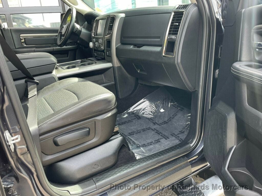 2017 Ram 1500 Night 4x4 Crew Cab 5'7" Box (C16074) - Image 19