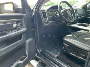 2017 Ram 1500 Night 4x4 Crew Cab 5'7" Box (C16074) - Image 9
