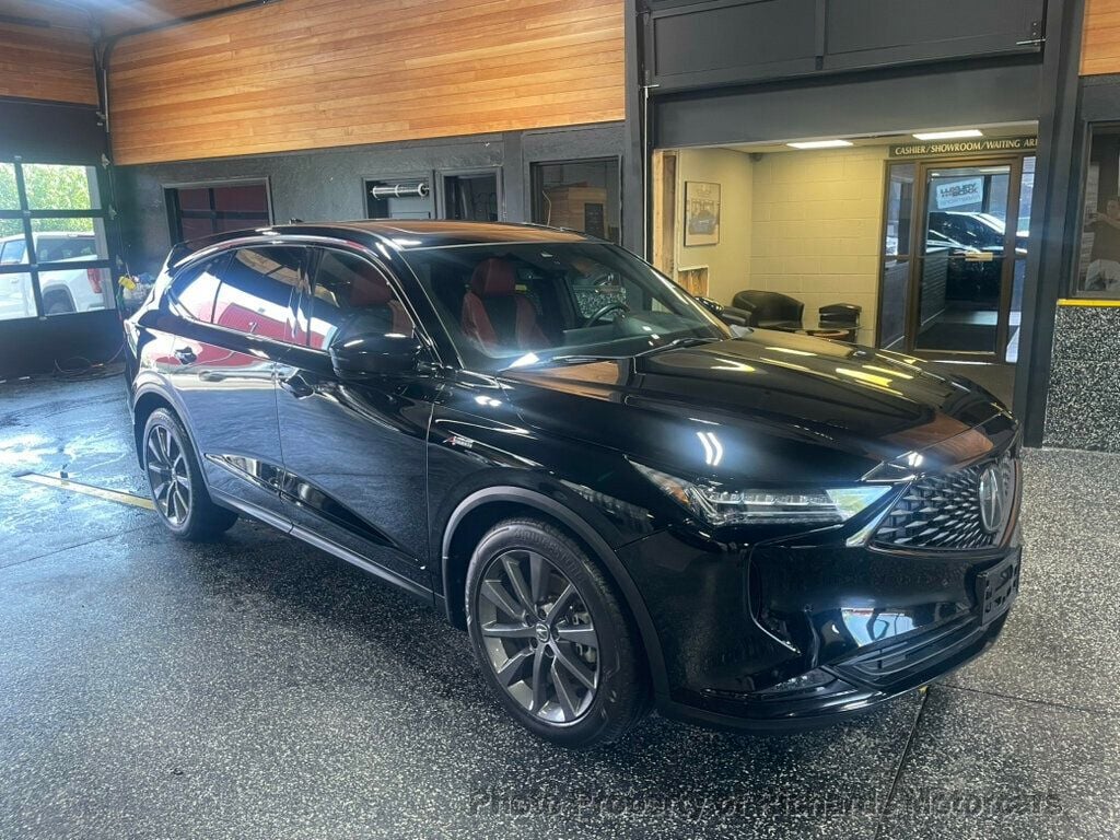 2023 Acura MDX SH-AWD w/A-Spec Package (C16081)