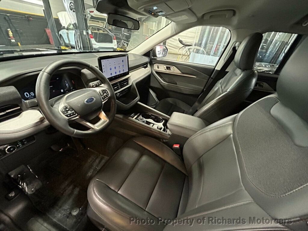 2025 Ford Explorer Active 4WD (C16078) - Image 13