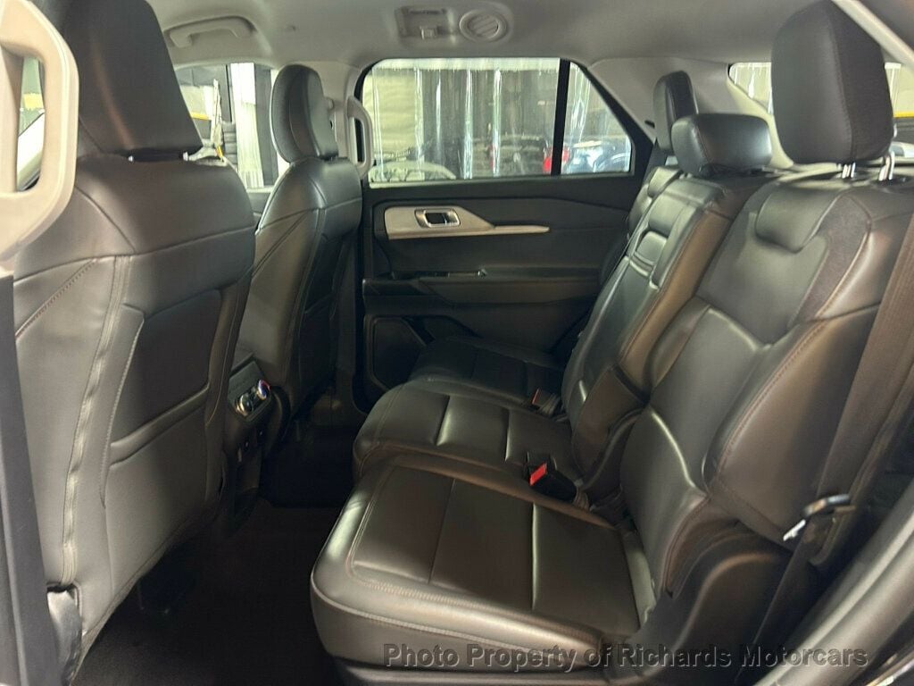 2025 Ford Explorer Active 4WD (C16078) - Image 17