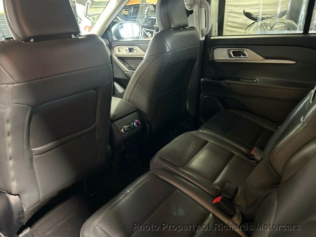 2025 Ford Explorer Active 4WD (C16078) - Image 18