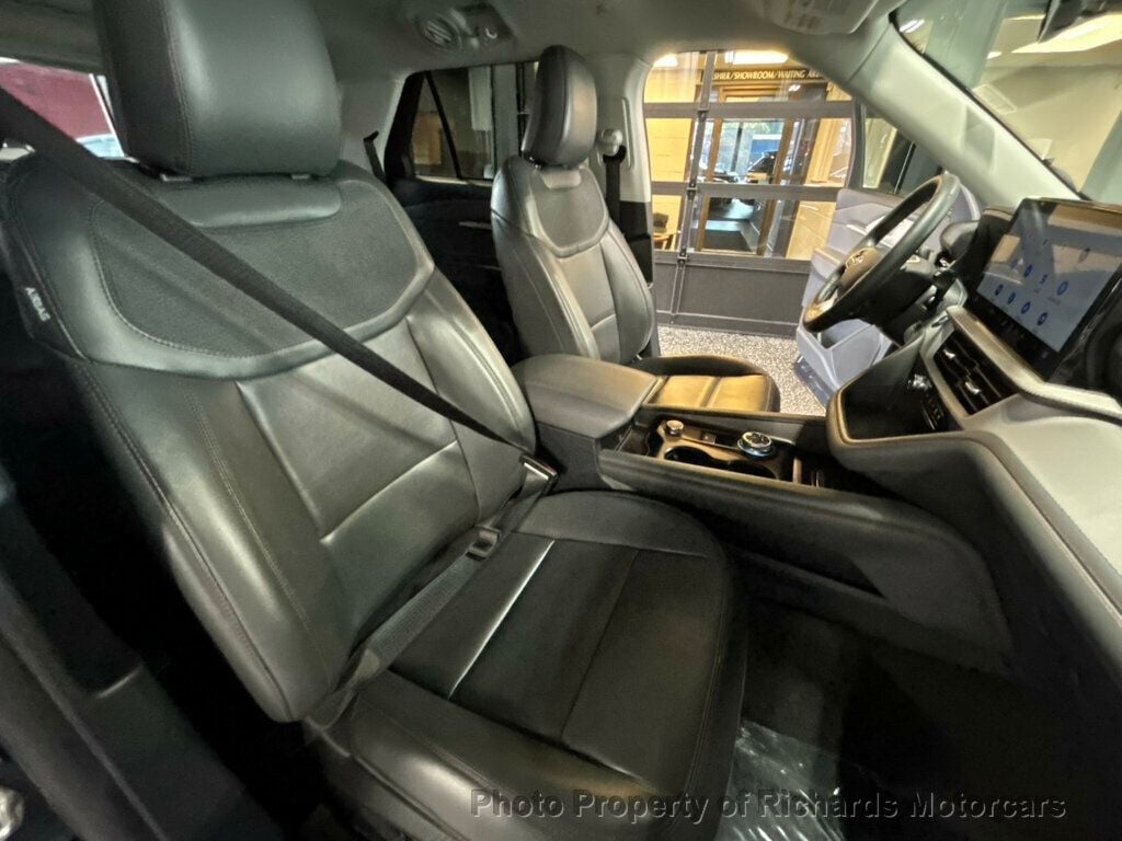2025 Ford Explorer Active 4WD (C16078) - Image 24