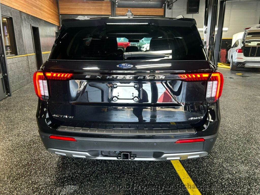 2025 Ford Explorer Active 4WD (C16078) - Image 4