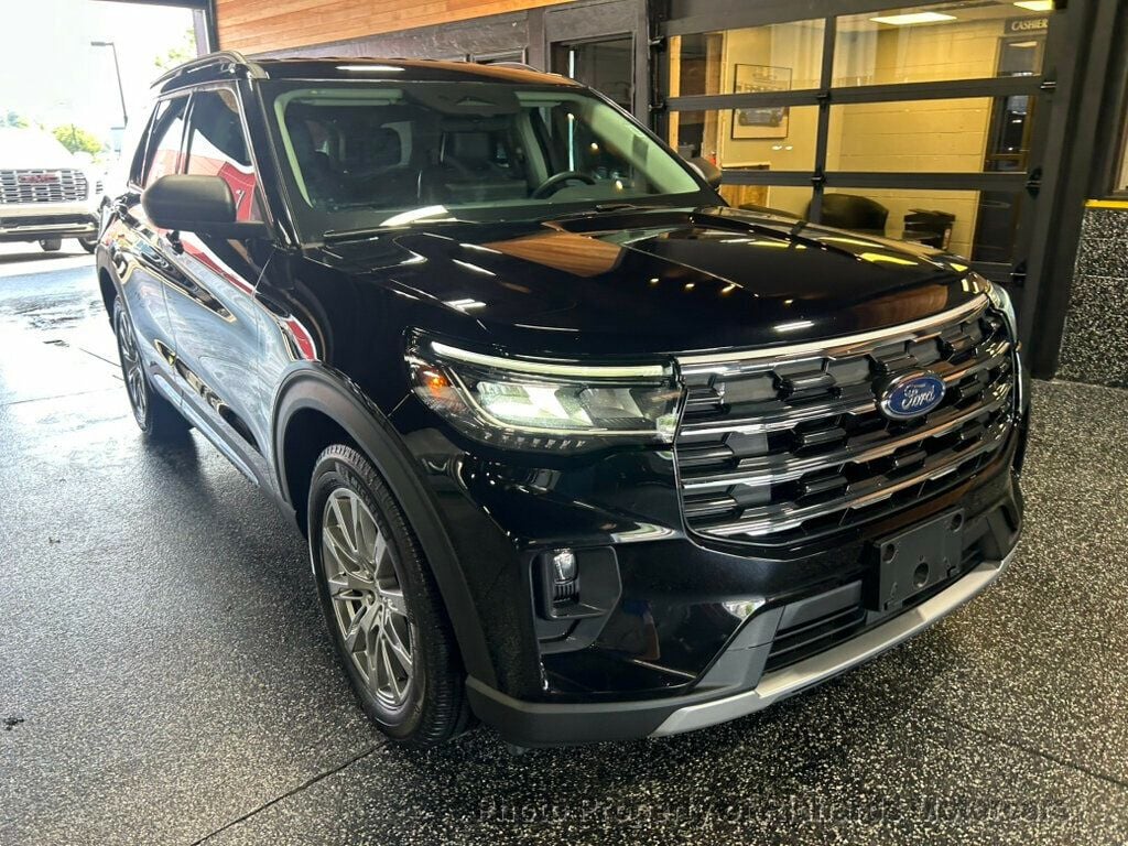 2025 Ford Explorer Active 4WD (C16078) - Image 8