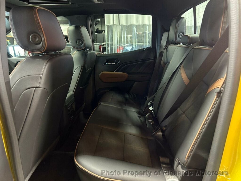 2024 GMC Canyon 4WD Crew Cab AT4 (C16080) - Image 17