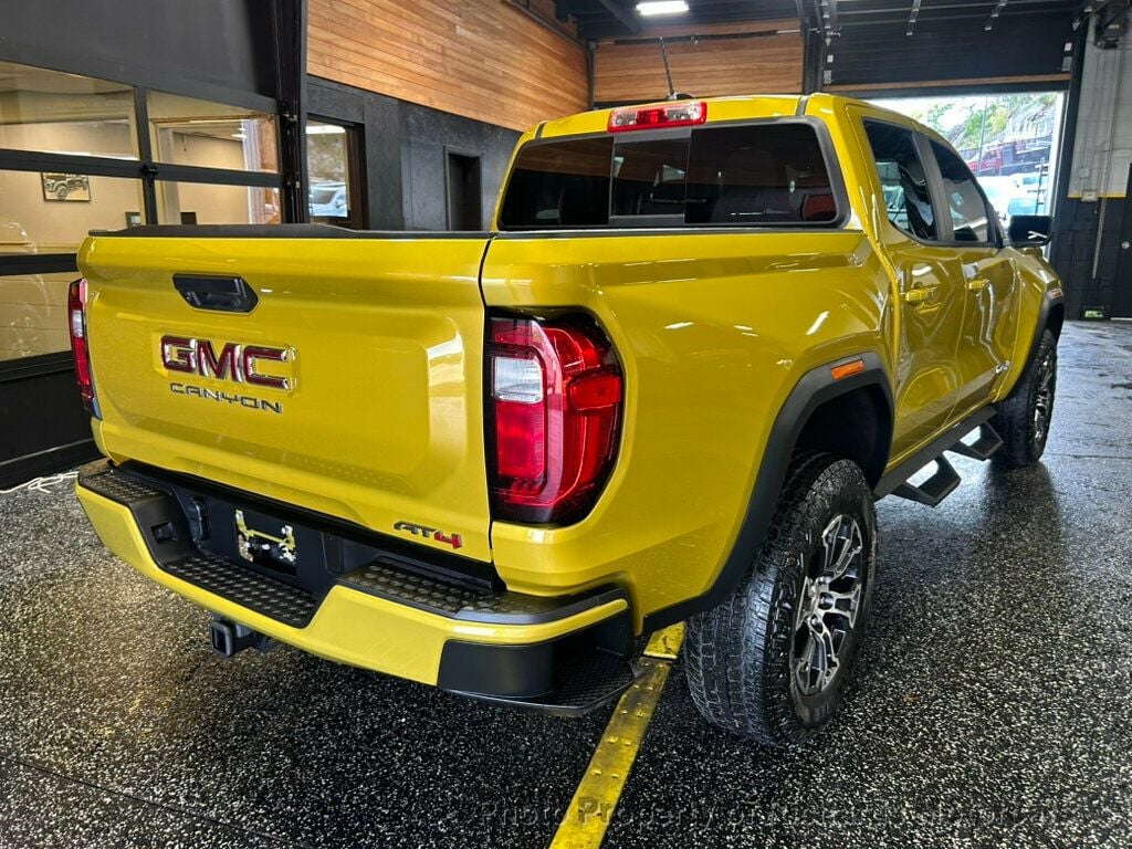 2024 GMC Canyon 4WD Crew Cab AT4 (C16080) - Image 2