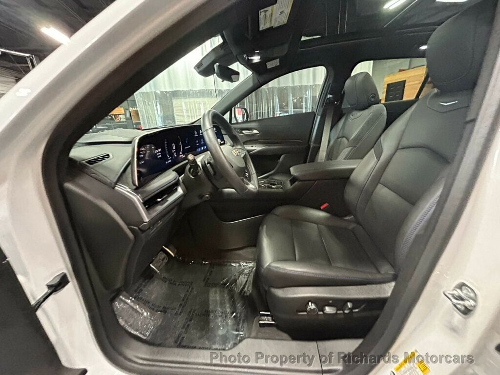 2025 Cadillac XT4 AWD 4dr Sport (C16099) - Image 13