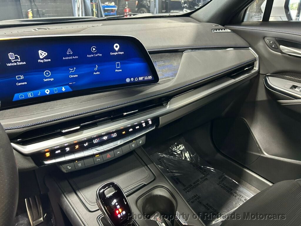 2025 Cadillac XT4 AWD 4dr Sport (C16099) - Image 14