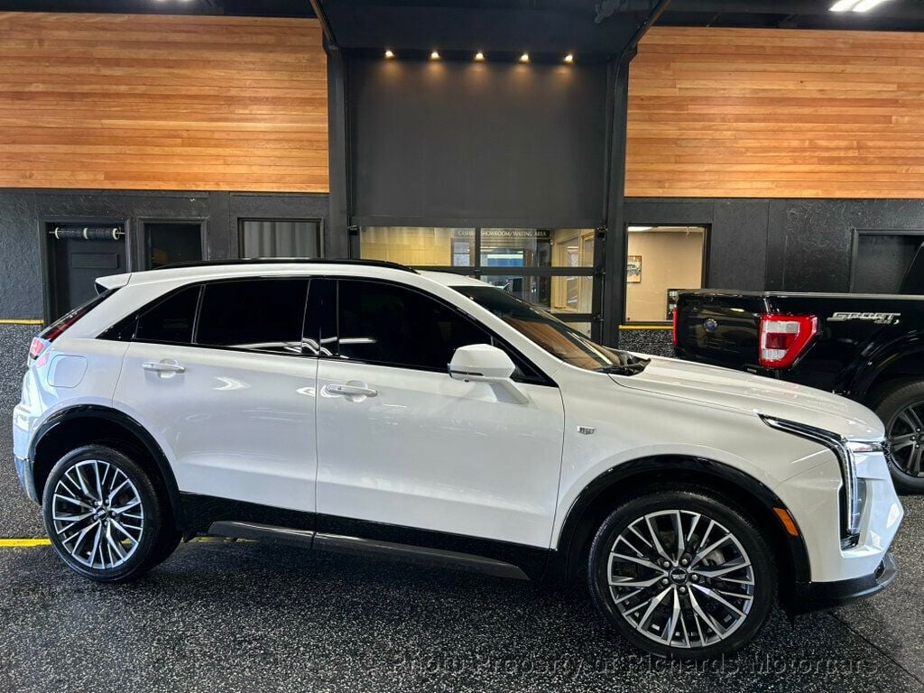 2025 Cadillac XT4 AWD 4dr Sport (C16099)