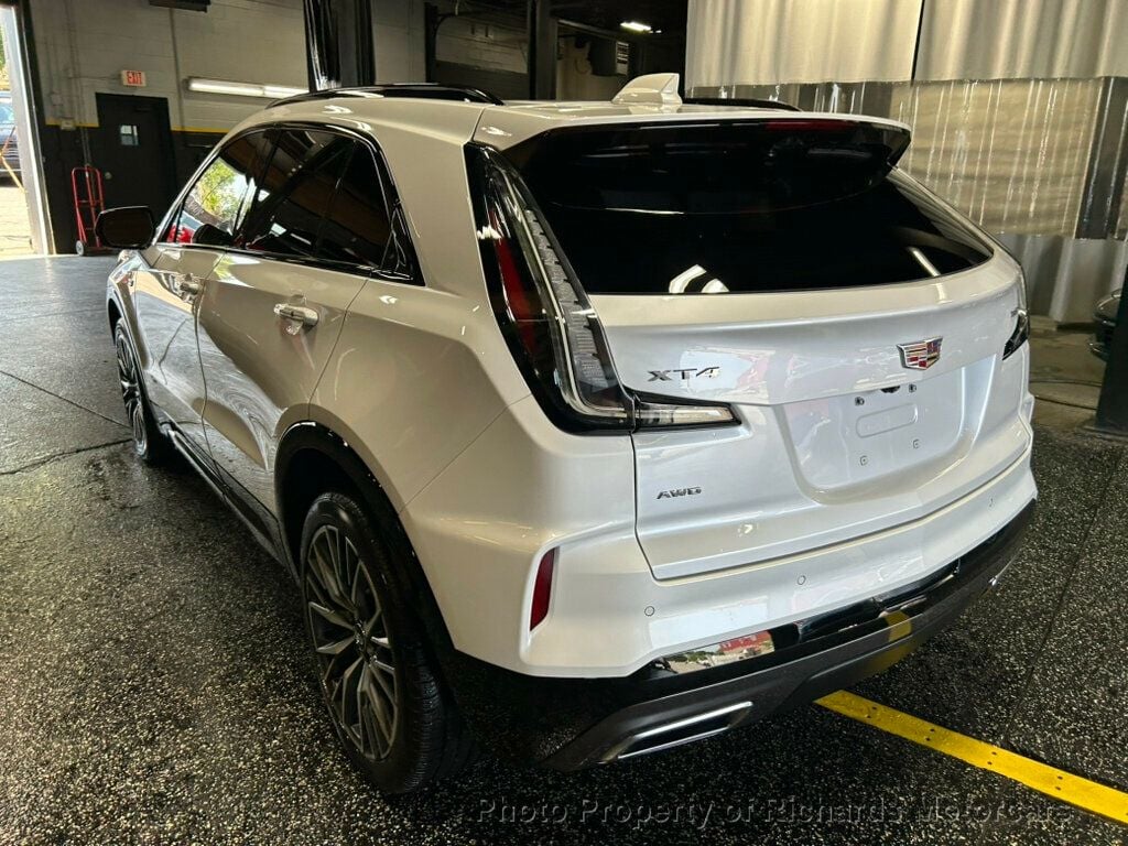 2025 Cadillac XT4 AWD 4dr Sport (C16099) - Image 5