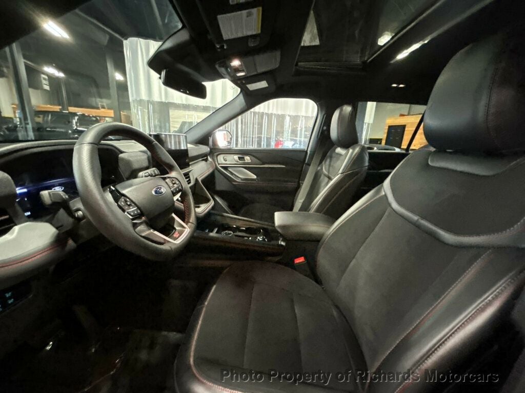 2025 Ford Explorer ST 4WD (C16053) - Image 14