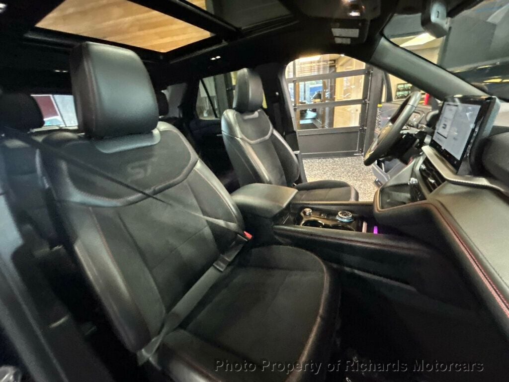 2025 Ford Explorer ST 4WD (C16053) - Image 27