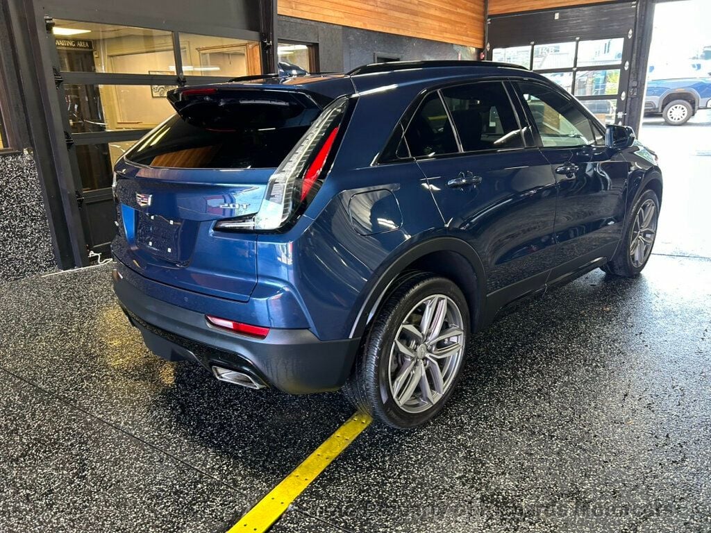 2019 Cadillac XT4 AWD 4dr Sport (C16056) - Image 3
