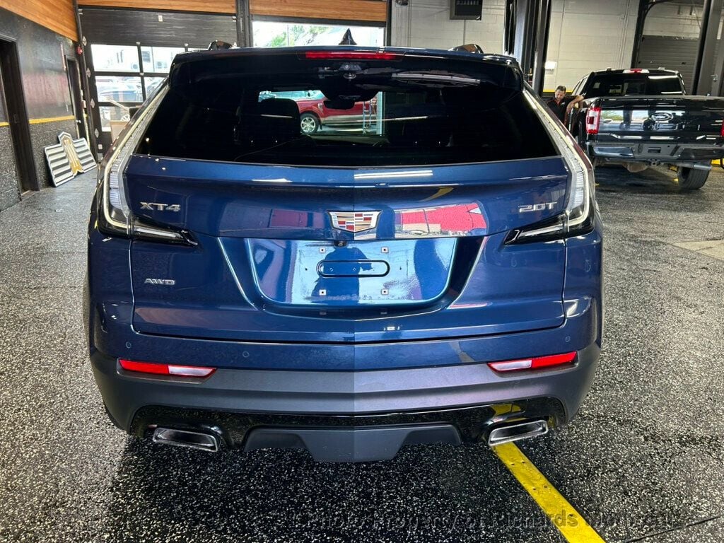 2019 Cadillac XT4 AWD 4dr Sport (C16056) - Image 4